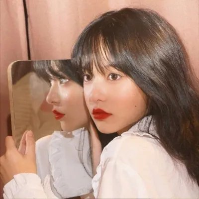 玛丽莲有深黑之眸